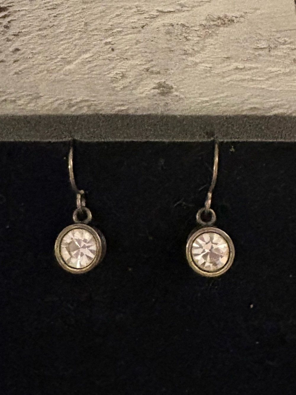 Patricia Lock Stamped Gold Tone Crystal Drop Minimalist Earrings — Like New